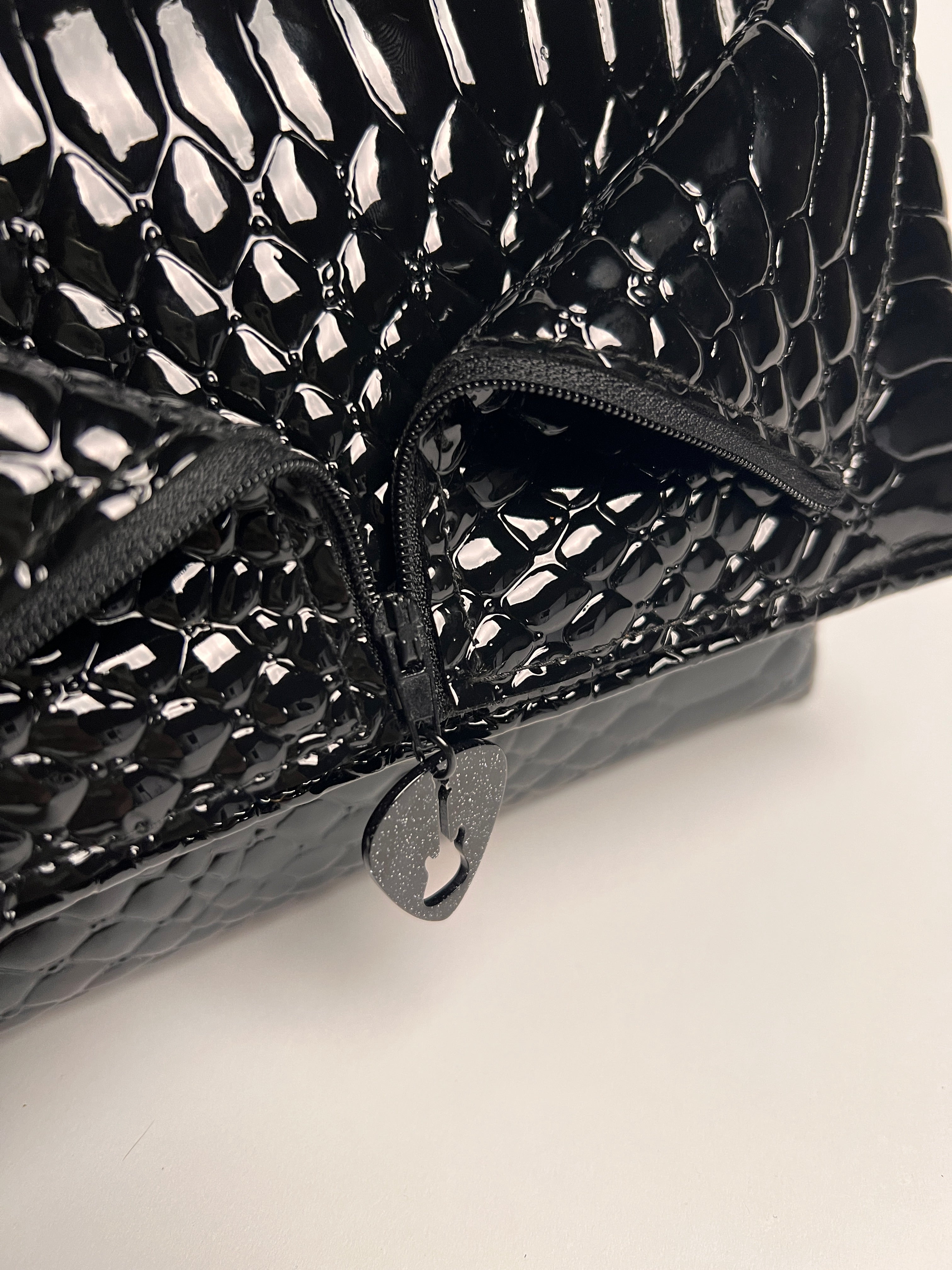 Onyx Gloss Reveal Clutch